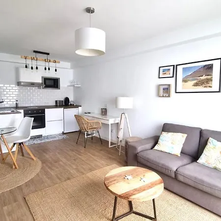 Apartment Flower Pool *